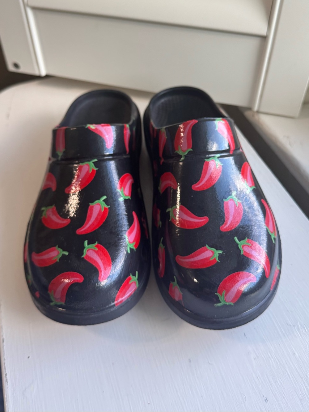 Oofos Red Chili Pepper Print clogs